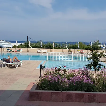 Kontessa Aparthotel 4*