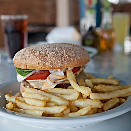 Kontessa 克法洛斯